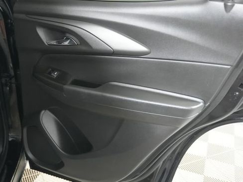 Used 2023 Chevrolet TrailBlazer LT FWD image 28