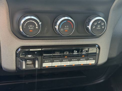 Used 2019 RAM 5500 Tradesman AWD/4WD image 38