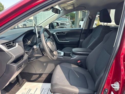 Used 2023 Toyota RAV4 LE AWD/4WD image 11