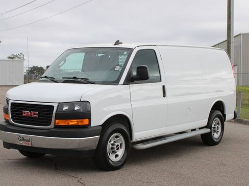 Used 2024 GMC Savana 2500 w/ Driver Convenience Package image 2