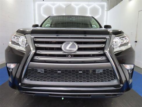 Used 2018 Lexus GX 460 Luxury image 3