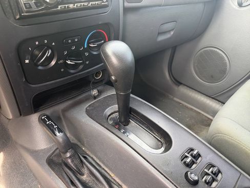 Used 2007 Jeep Liberty Sport AWD/4WD image 26
