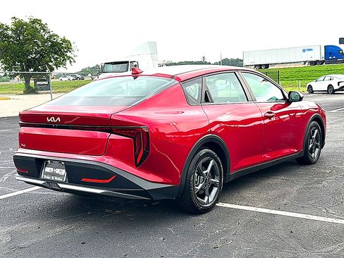 Used 2025 Kia K4 FWD image 8