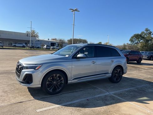 Used 2025 Audi Q7 3.0T Premium Plus w/ Premium Plus Package image 2