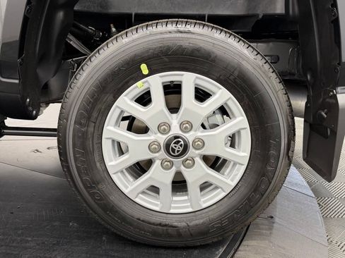 Used 2026 Toyota Tacoma SR5 AWD/4WD image 16