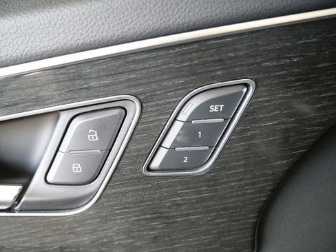 Used 2022 Audi Q7 3.0T Premium Plus w/ Premium Plus Package image 35