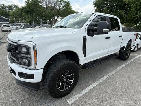 Used 2023 Ford F250 XL w/ STX Appearance Package image 3