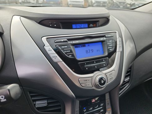 Used 2013 Hyundai Elantra Limited image 22