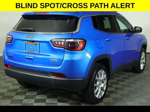 Used 2023 Jeep Compass Latitude AWD/4WD image 9
