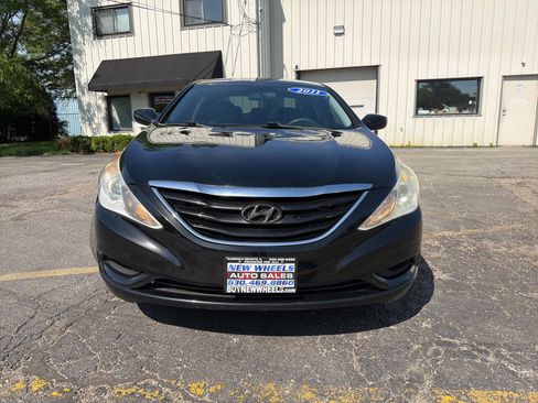 Used 2011 Hyundai Sonata GLS w/ Popular Equipment Pkg 2 FWD image 2