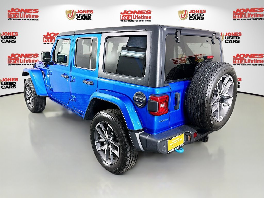 Used 2024 Jeep Wrangler Unlimited w/ Convenience Group AWD/4WD image 2