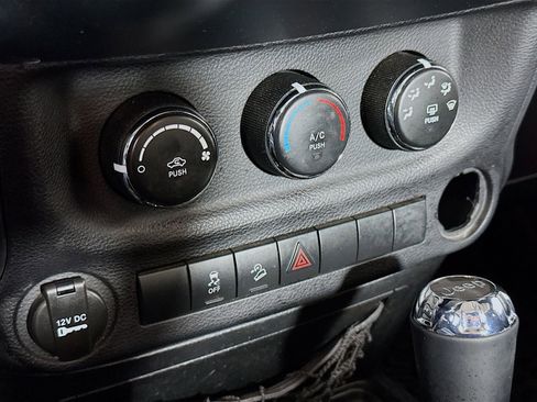 Used 2012 Jeep Wrangler Sport AWD/4WD image 13