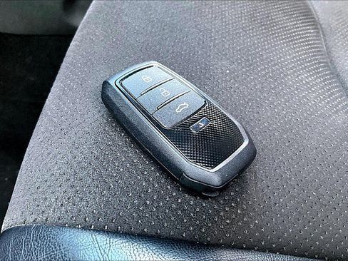 Used 2021 Jeep Grand Cherokee Laredo X RWD image 8