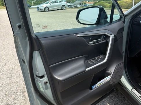 Used 2022 Toyota RAV4 XLE Premium AWD/4WD image 18