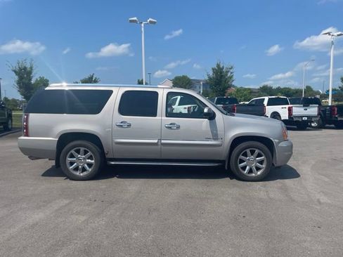 Used 2007 GMC Yukon XL Denali AWD/4WD image 2