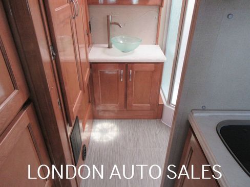 Used 2017 Mercedes-Benz Sprinter 3500 image 14