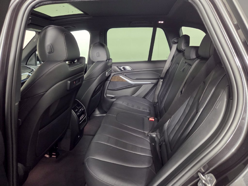 Used 2022 BMW X5 xDrive45e w/ Premium Package AWD/4WD image 22