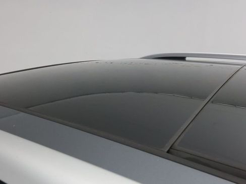 Used 2023 Volkswagen Tiguan SEL R-Line image 7