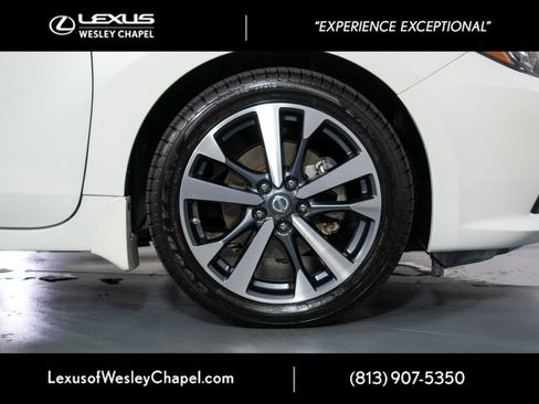 Used 2017 Nissan Altima 2.5 SR FWD image 5