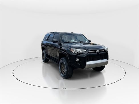 Used 2020 Toyota 4Runner TRD Off-Road image 2