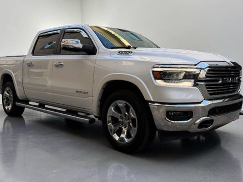 Used 2019 RAM 1500 Laramie AWD/4WD image 9