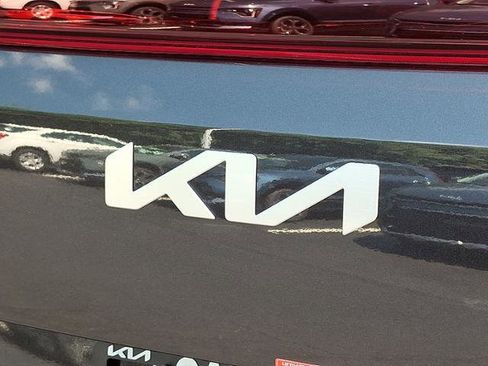 New 2026 Kia Carnival SX image 10