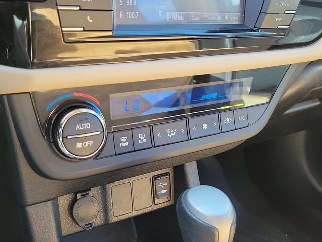 Used 2016 Toyota Corolla LE FWD image 28