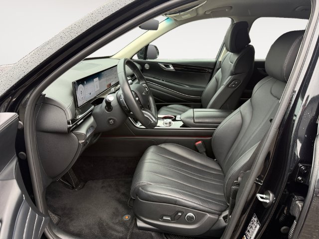 Used 2025 Genesis GV80 2.5T Standard AWD/4WD image 11