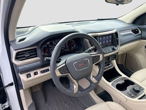 Used 2021 GMC Acadia Denali w/ Denali Ultimate Package image 9