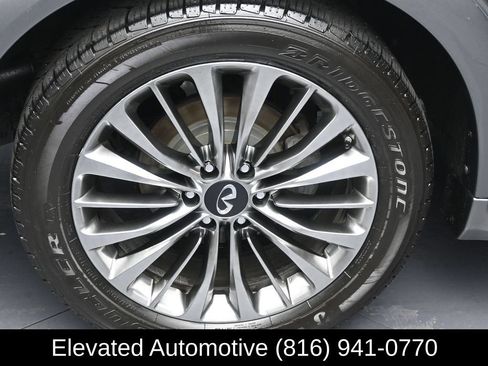 Used 2018 INFINITI QX80 4WD w/ Deluxe Technology Package image 5