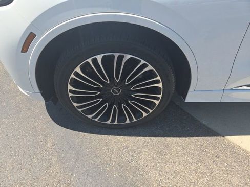 Used 2025 Lincoln Aviator Black Label AWD/4WD image 19