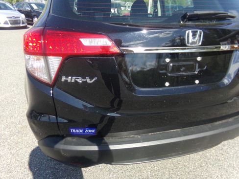 Used 2021 Honda HR-V LX image 9