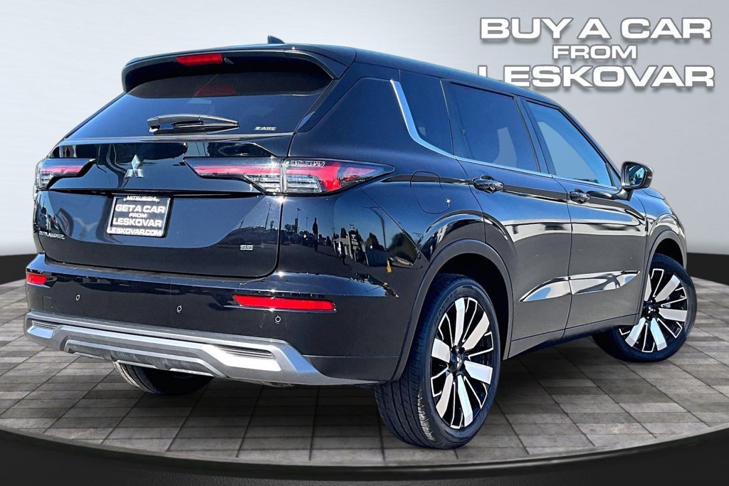 Used 2025 Mitsubishi Outlander SE AWD/4WD image 13