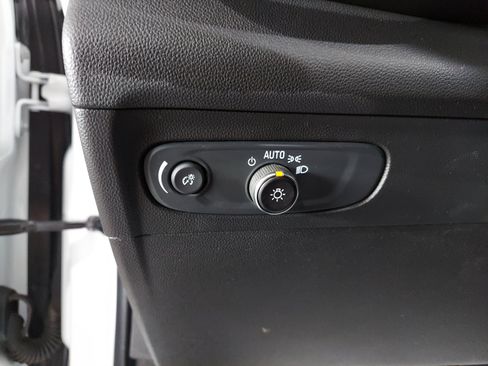 Used 2021 Buick Envision Essence w/ Sport Touring Package FWD image 27