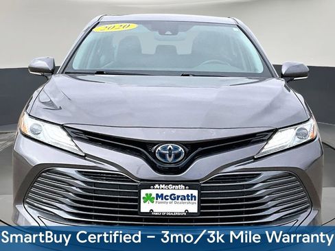Used 2020 Toyota Camry XLE image 2