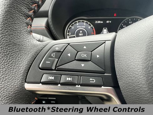 Used 2025 Nissan Versa SR w/ Trunk Package image 5