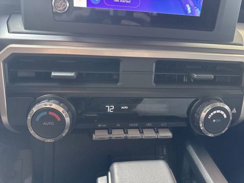 Certified 2025 Toyota Tacoma TRD Off-Road AWD/4WD image 21