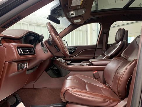 Used 2020 Lincoln Aviator Black Label w/ Dynamic Handling Package image 4