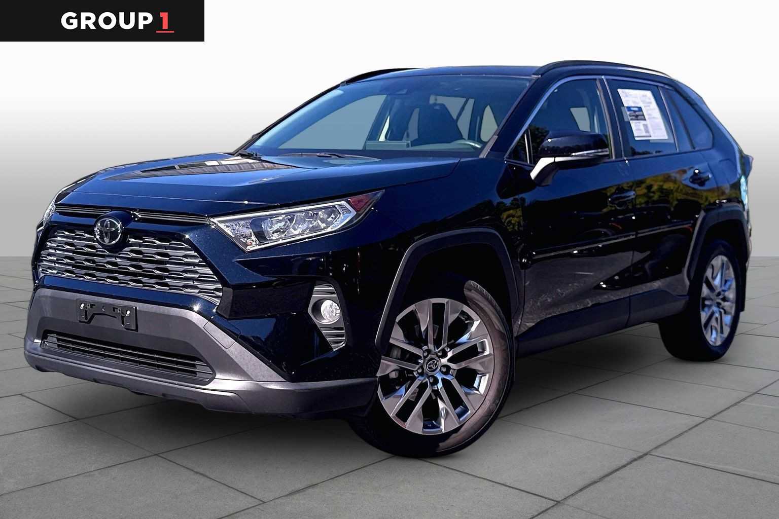 Used 2019 Toyota RAV4 XLE Premium w/ Cold Weather Package AWD/4WD image 1