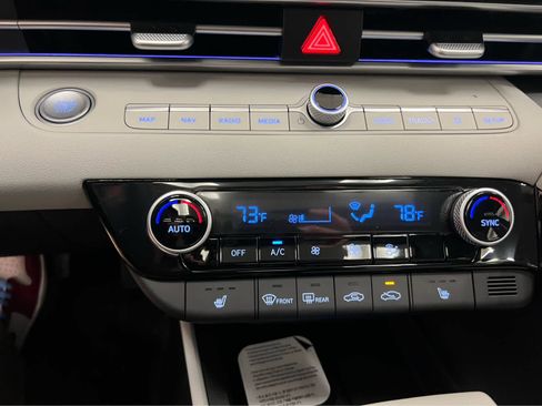 New 2026 Hyundai Elantra Limited FWD image 31
