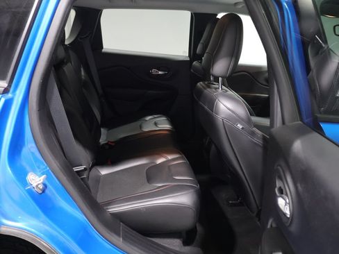 Used 2021 Jeep Cherokee Trailhawk AWD/4WD image 20