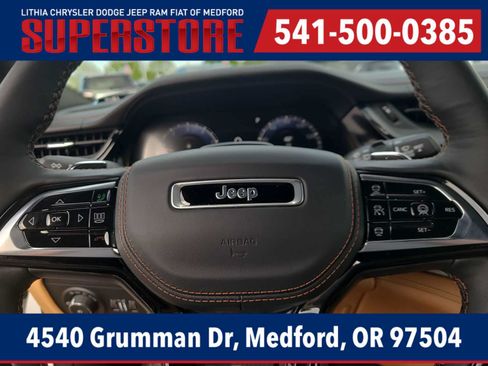 New 2026 Jeep Grand Cherokee Summit w/ Obsidian Package AWD/4WD image 23