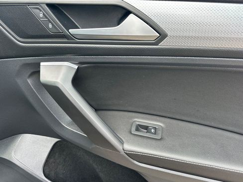 Used 2022 Volkswagen Tiguan S image 19