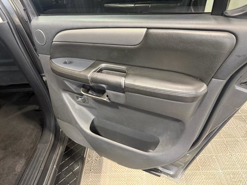 Used 2010 Nissan Armada SE AWD/4WD image 15