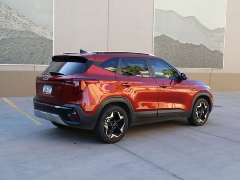 Used 2025 Kia Seltos S FWD image 4