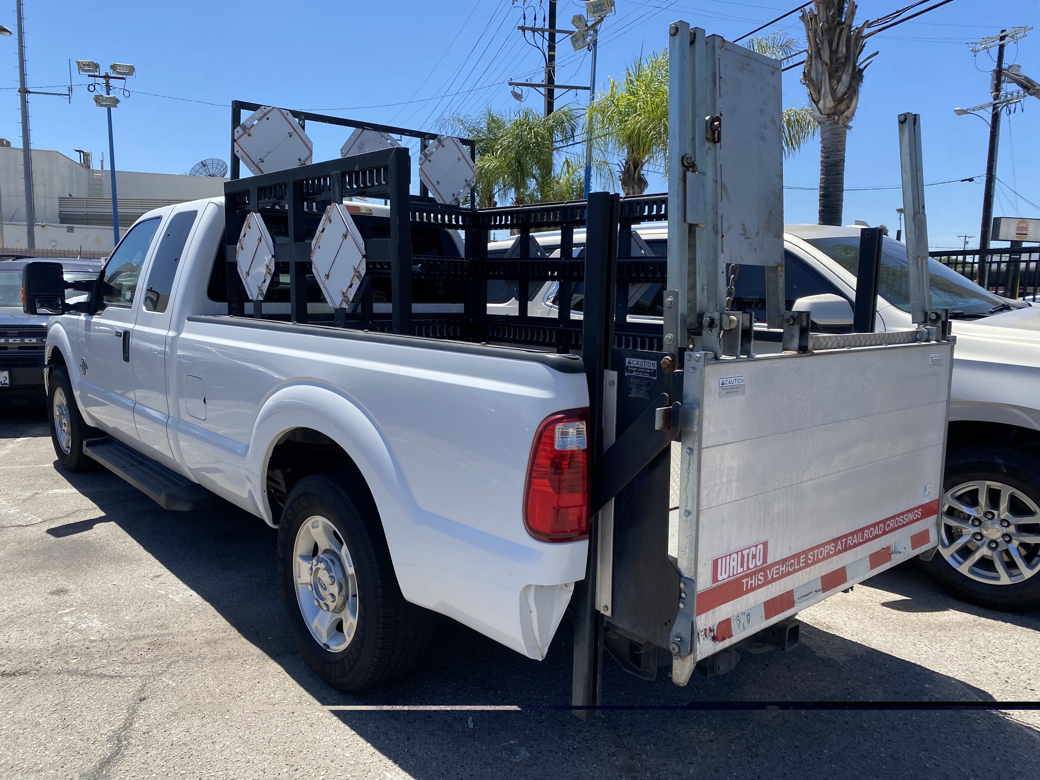 Used 2016 Ford F350 XLT w/ XLT Interior Package RWD image 11