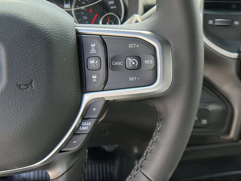 New 2025 RAM 5500 4x4 Regular Cab image 21