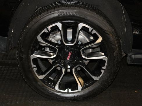 Used 2022 GMC Yukon XL Denali w/ Denali Premium Package image 35