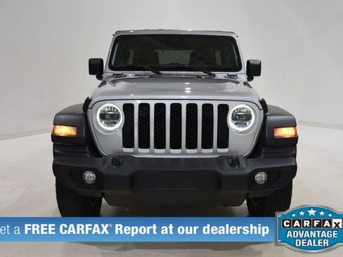 Used 2024 Jeep Wrangler Sport S image 2