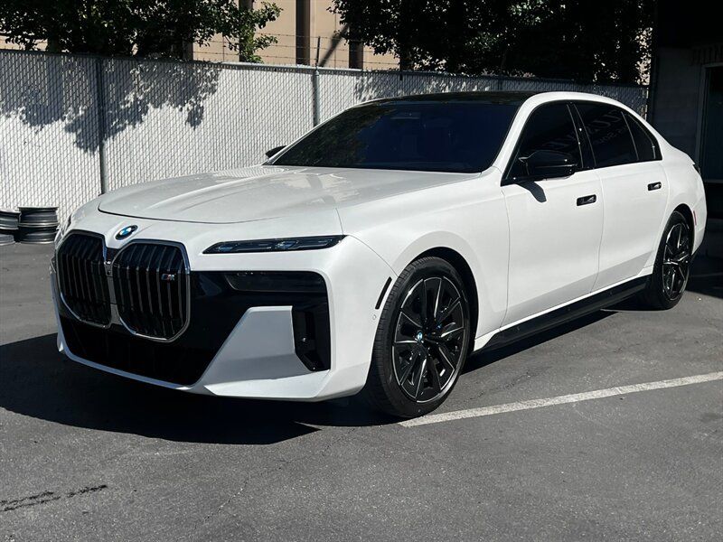 Used 2024 BMW i7 M70 AWD/4WD image 3